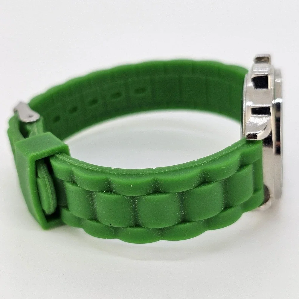 32MM Women's Watch White Dial Green Plastic Bands New‎ Battery